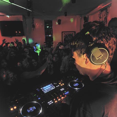 PRETTY GREEN EYES X DOIN IT- STINGBRAY