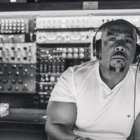 Timbaland, Nelly Furtado - Give It To Me (Clebin Remix)封面